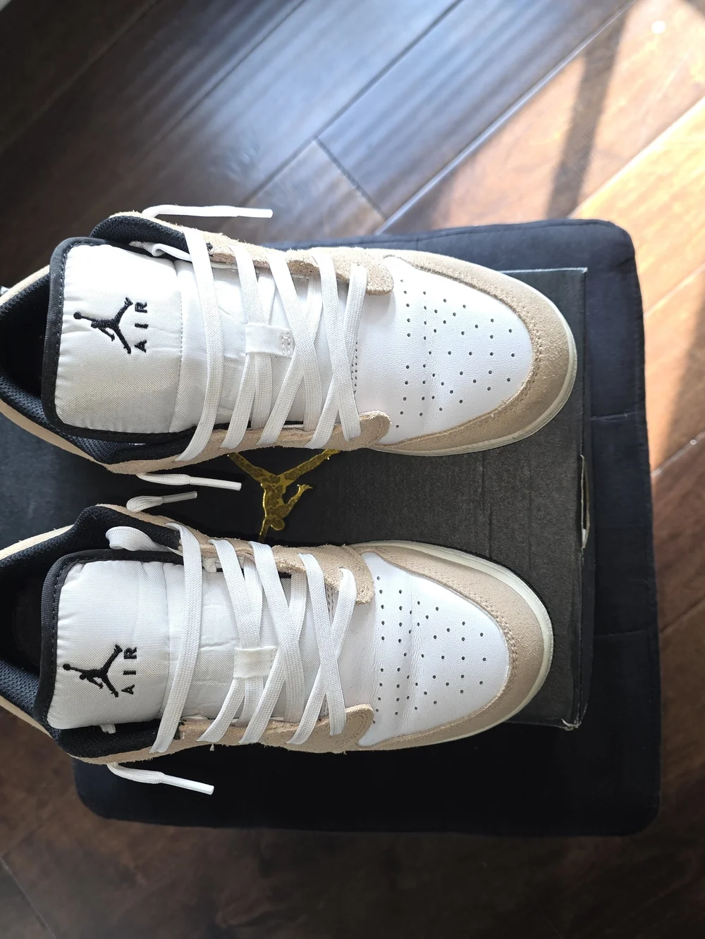 Back To School Jordan Kids' Low-Top Sneakers in White and Tan